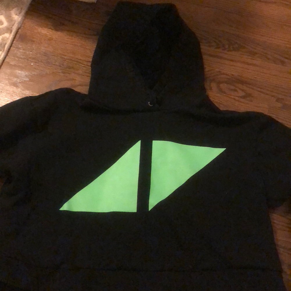 Cropped Avicii sweatshirt